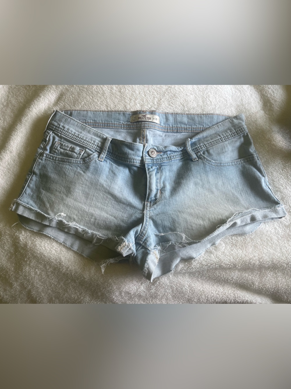 Hollister Jean Shorts Light Wash, Low Rise. Size 30 waist/11